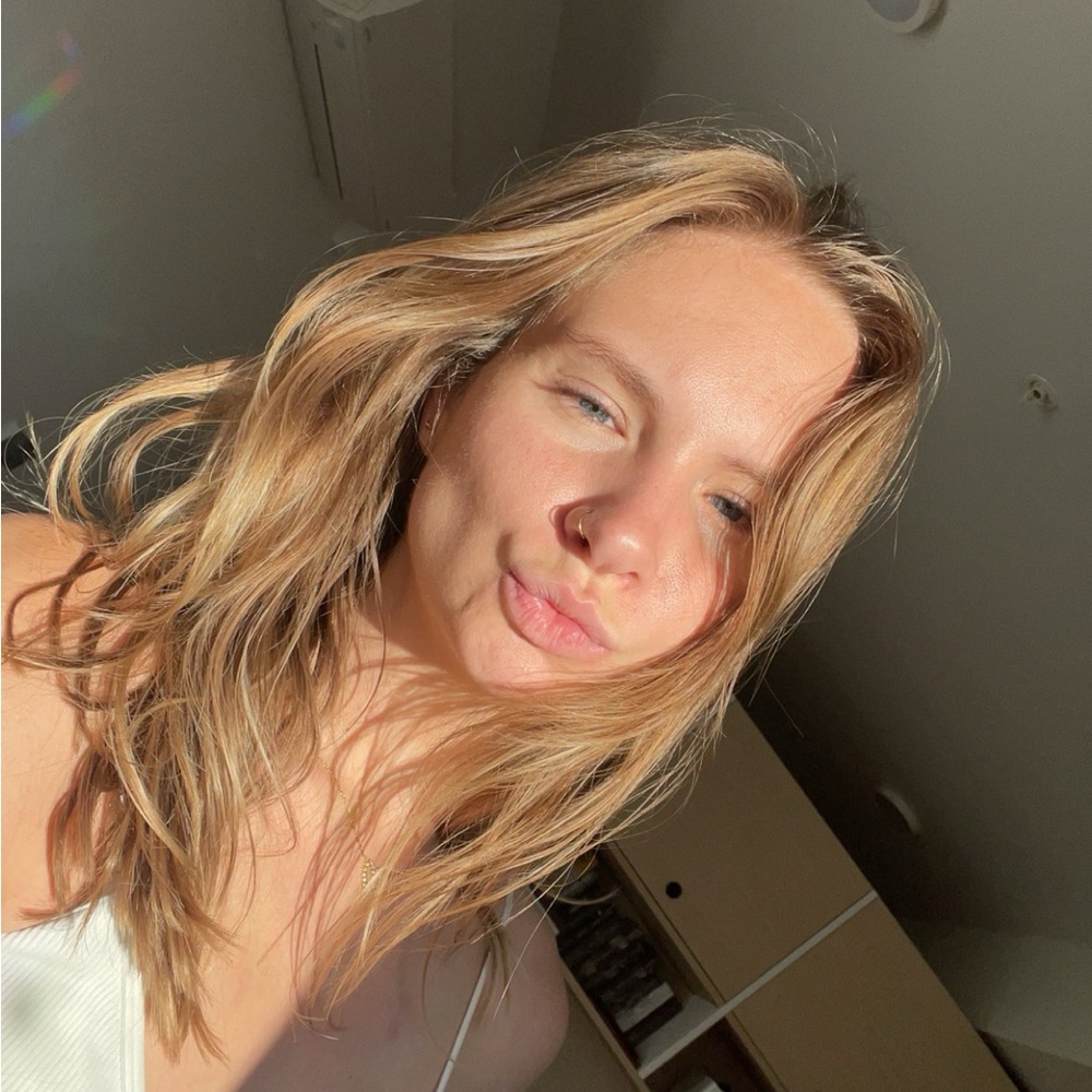 Meet your Posher, Eva